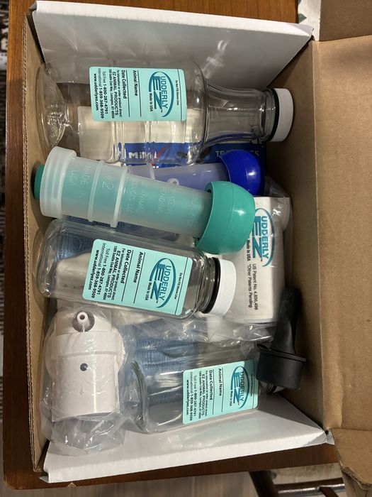 Ръчен доилен апарат за овце и кози