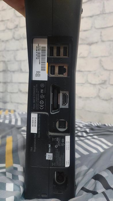 Продам Xbox 360.