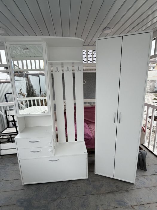 Продаеться прихожка