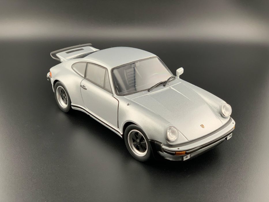 Macheta auto Porsche 911 Turbo 930 , Welly, 1/24