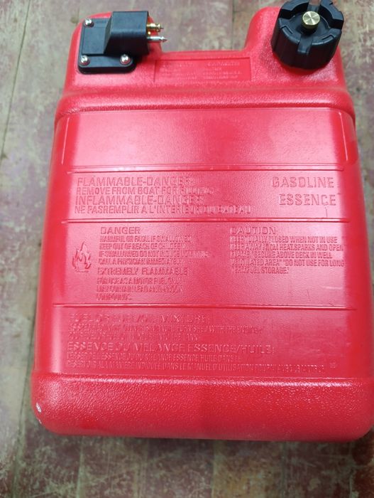 Топливный бак 24 л.