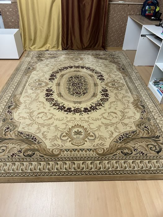 Продам ковер в хорошем состоянии