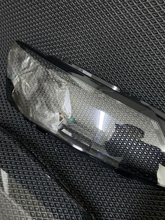 Стекла Фары Volkswagen Passat B7