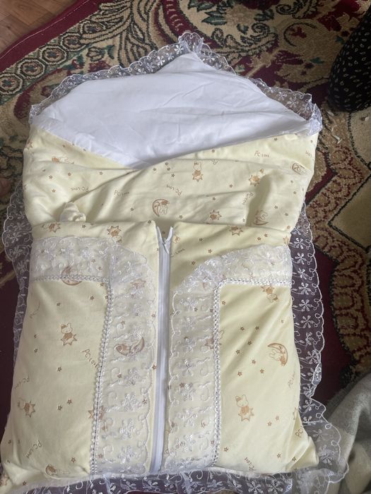 Продам за символическую цену конверты для новорожденных!