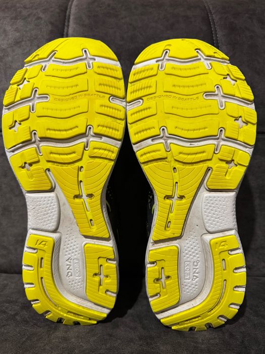 Brooks Ghost 14.