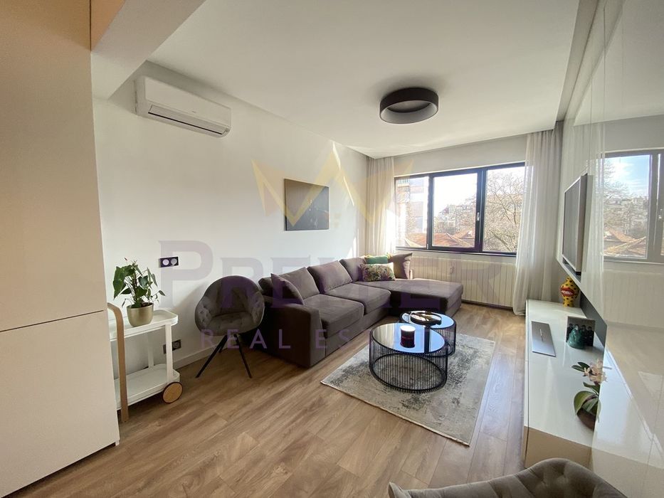 Дава се под наем Двустаен апартамент в София, Център - 60 кв.м за 1196.97 € - Снимка #3