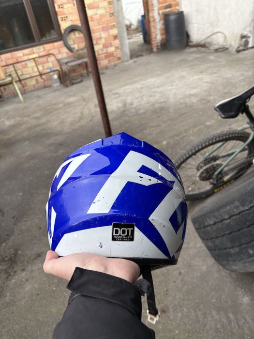 Кросова каска fox