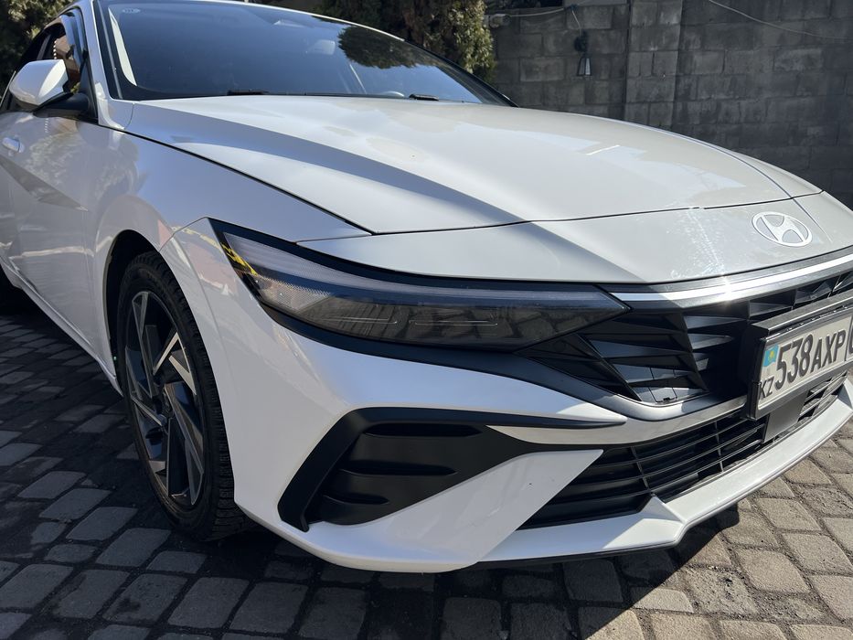 Hyundai Elantra 2023