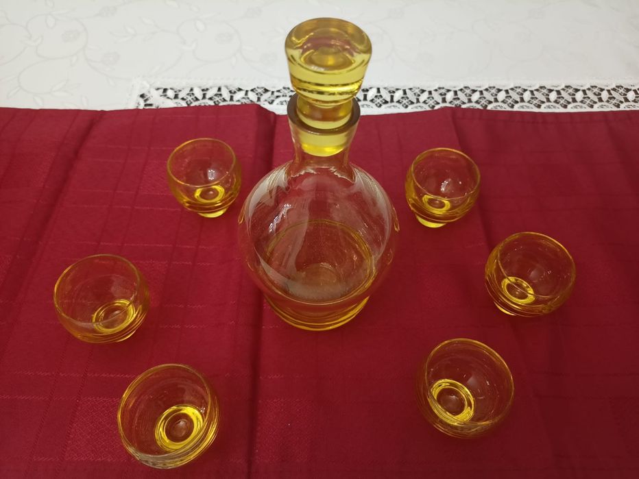 Советское цветное стекло графин со стопками