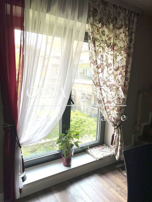Продава се Къща в София, Център - 400 кв.м за 1 €/кв.м - Снимка #5