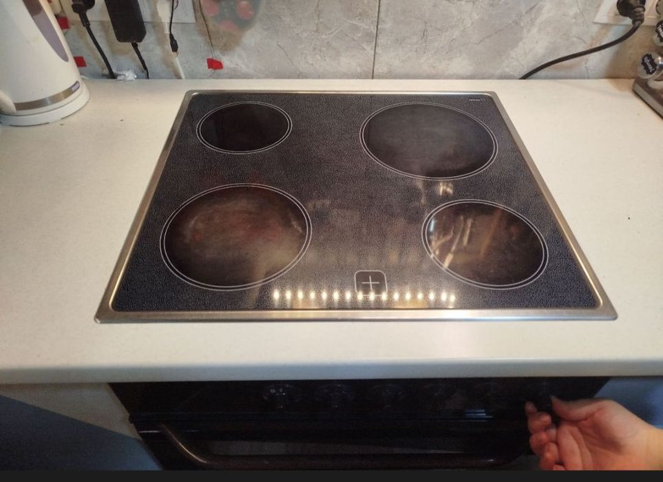 Cuptor și plita electrica