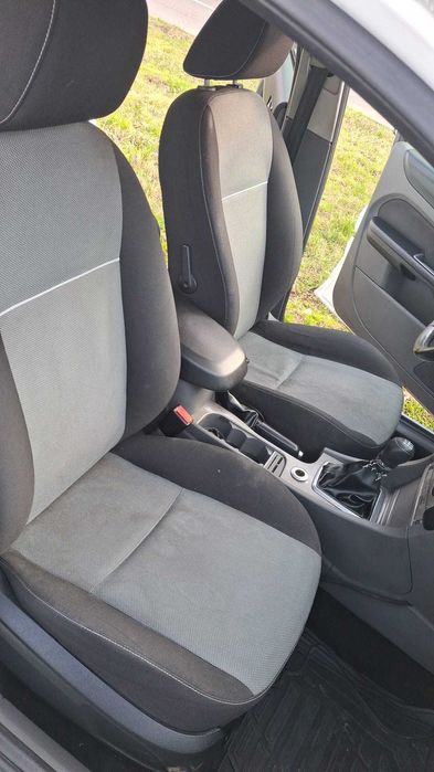 Vând Ford focus MK2 1.6 tdci 90cv 2010