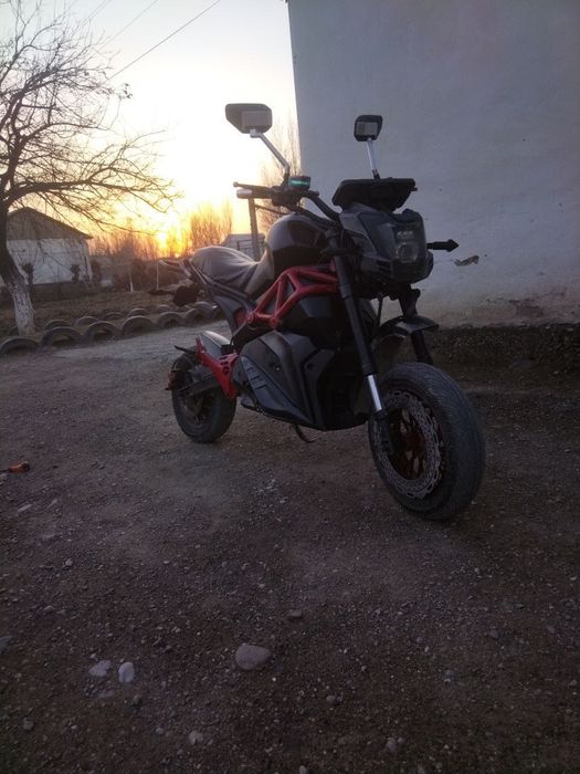 Skutter sotiladi srochnaga