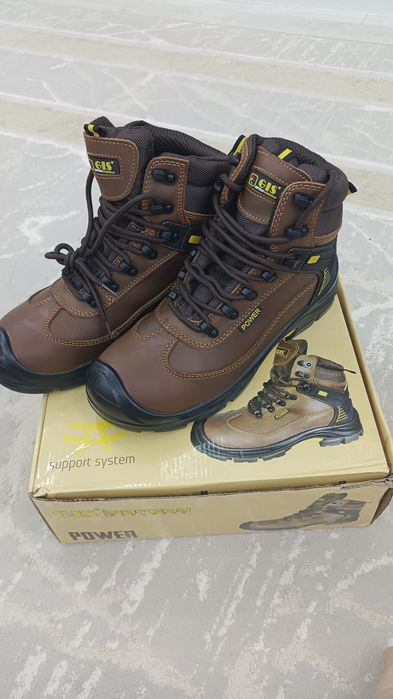 Продается Спец ботинки