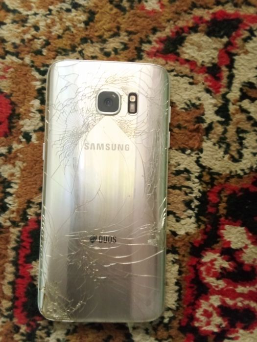 Sotiladi narxini kelishimiz.  Orqasini 60 ming bilan qoʻyib beradi