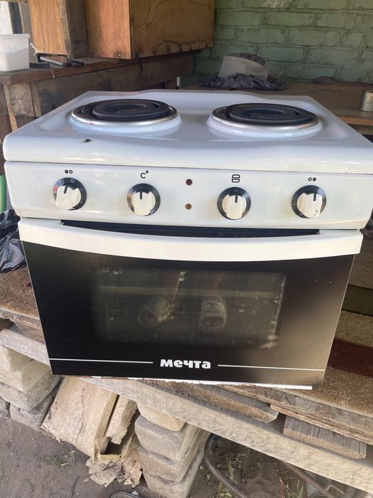 Продам Эл плиту Мечта 10000