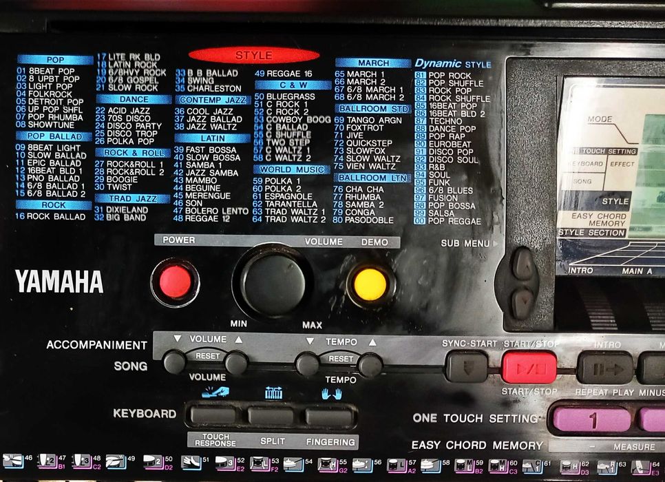 Синтезатор"Ямаха"PSR 220