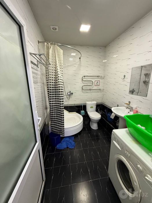 Чиланзар -6 Орентир: Катартал 200 м²  вдоль дороги под офис, клиника