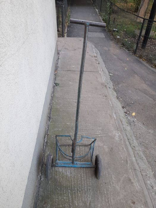 Vînd cărucior butelie*