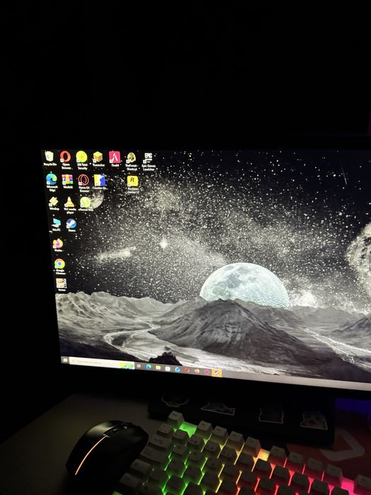 Vand PC complet cu tot ce se vede