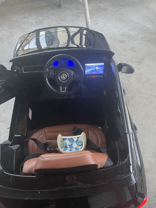 Детска акумолаторна кола