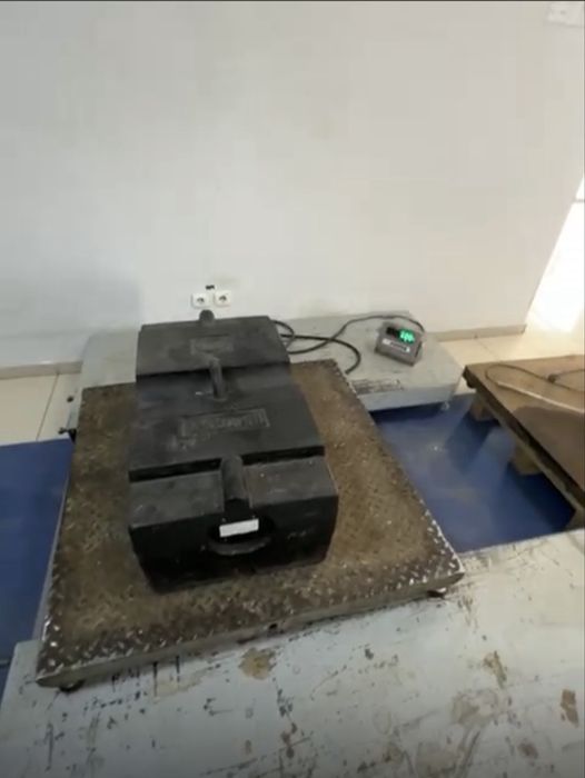 Продам весы 2 тонники(2000кг)