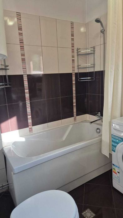 Studio Zona Pallas, Lângă Lazăr Residence