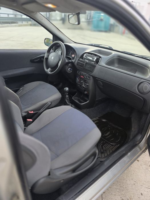 Fiat punto 2003 1.2 benzina Ac Geamuri Servo city
