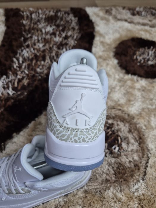 Nike Air Jordan 3 Retro "Triple White" - Mărimea 40 - Noi