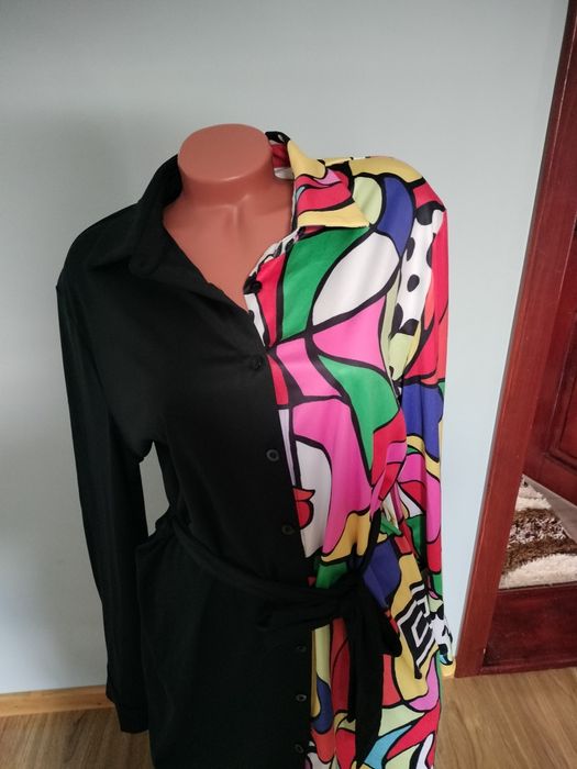 Vând Rochie cu nasturi