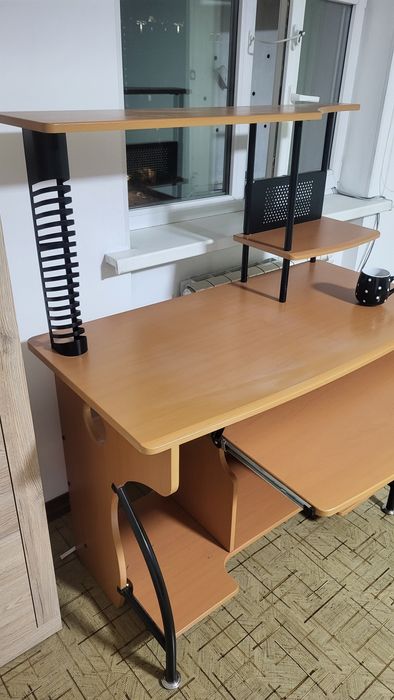 Компьютерный стол