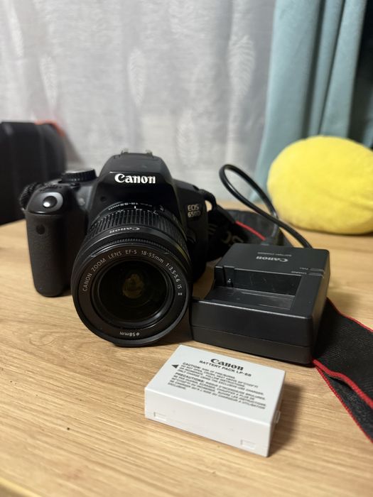 Canon EOS 650D+оригинална батерия,зарядно и чантичка