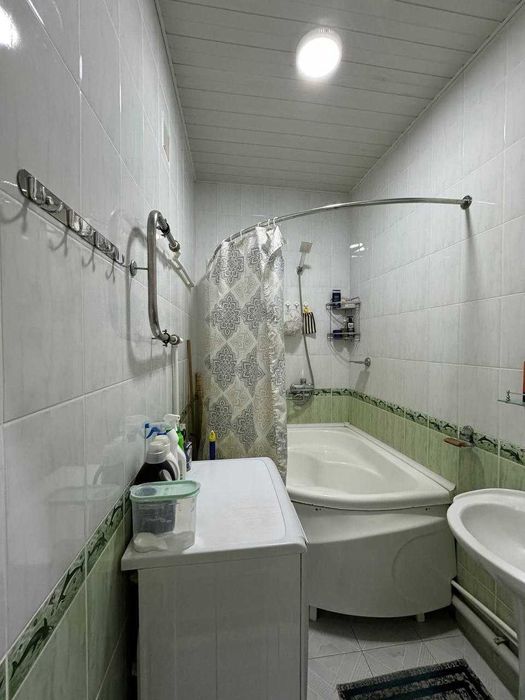 Продам 2 ком Банковский дом Эко базар Чимган №М190