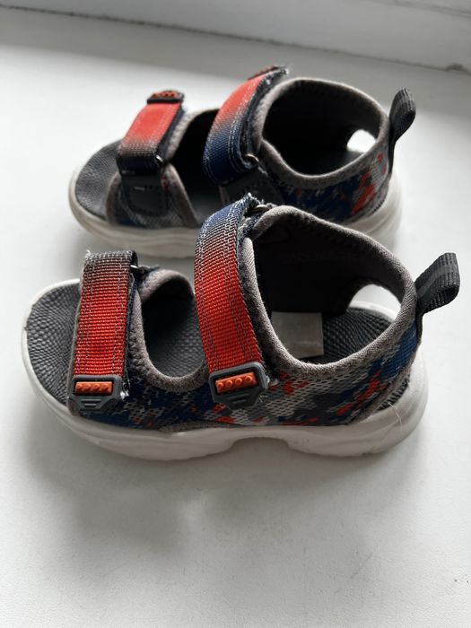 Детские сандали