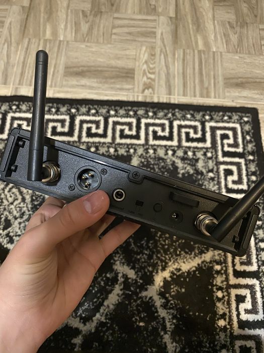 Vând receiver Sennheiser XSW