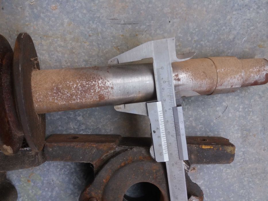 Продавам ос с щтендри /поставка за лагери / за циркуляр