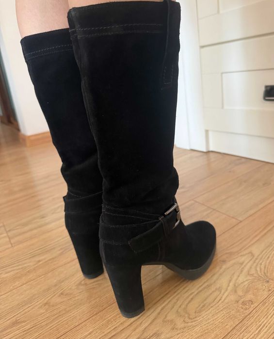 Cizme negre piele intoarsă