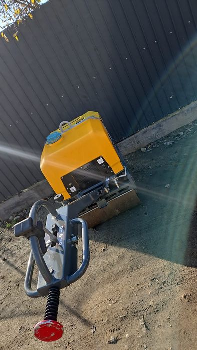 Wacker Neuson  710 kg 89 ore de functionare