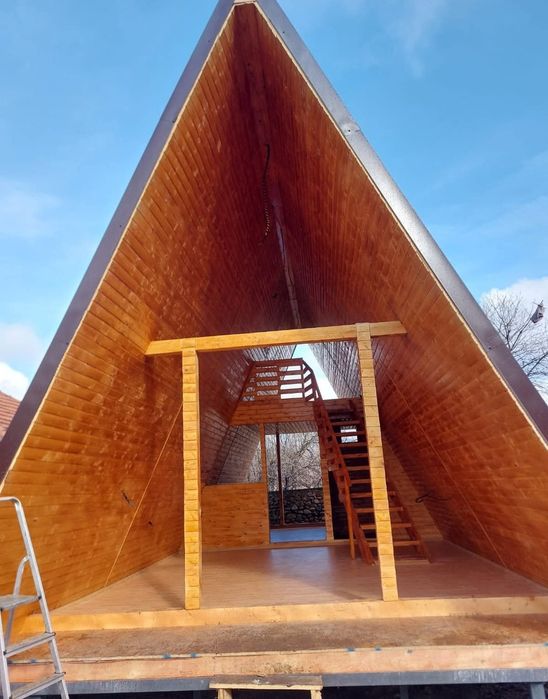 Vindem cabane tip A-frame