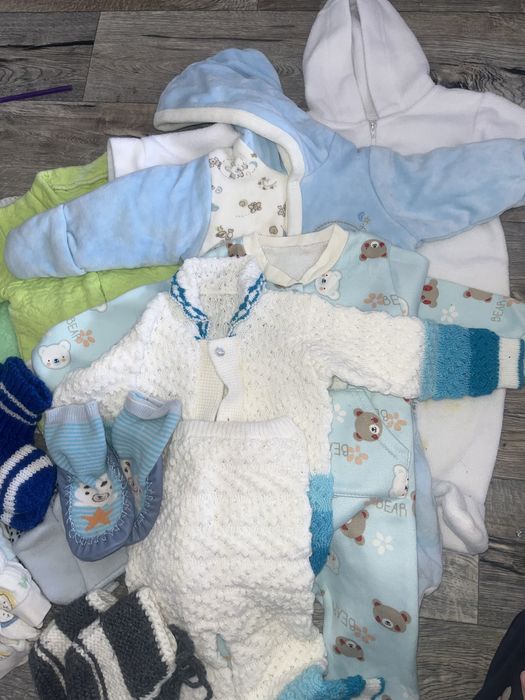 Отдам теплые вещи для новороженного б/у