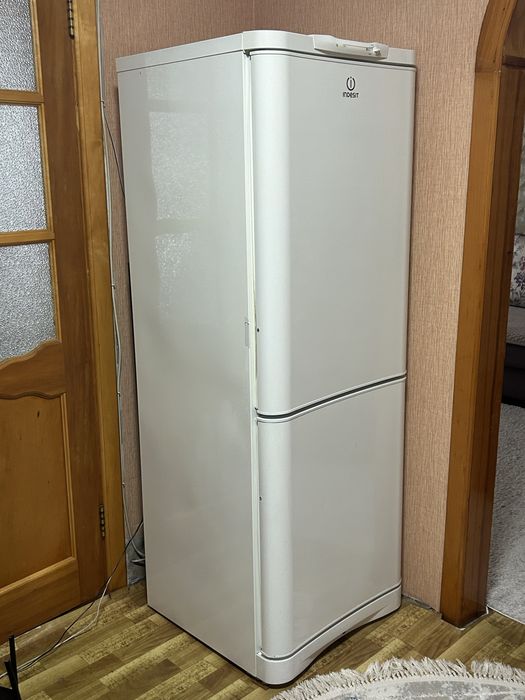 Холодильник INDESIT