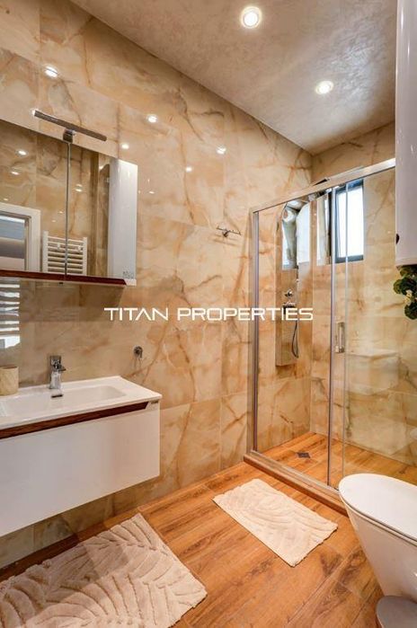 Дава се под наем Четиристаен апартамент в Варна, Галата - 207 кв.м за 2200 € - Снимка #7