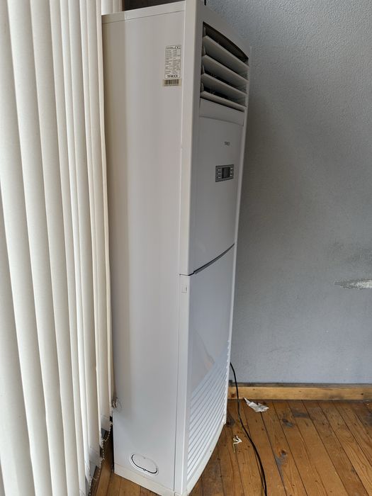 Колонен климатик 24