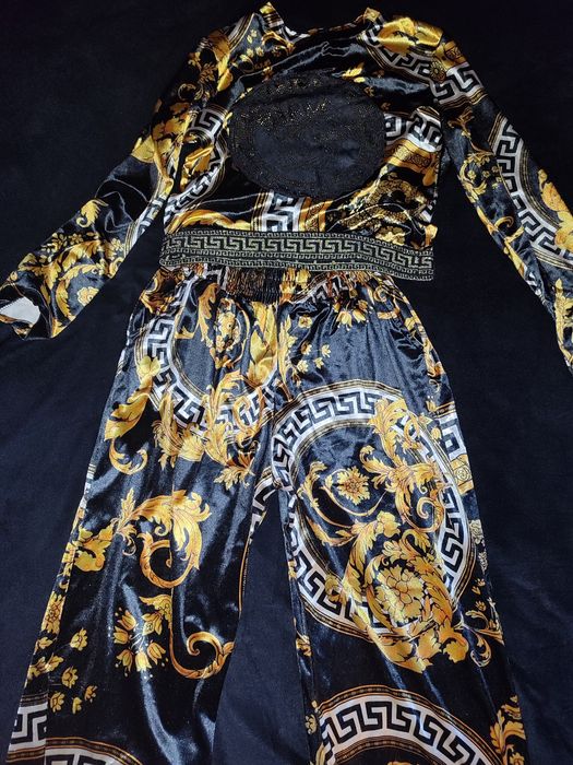 Брючный костюм продам