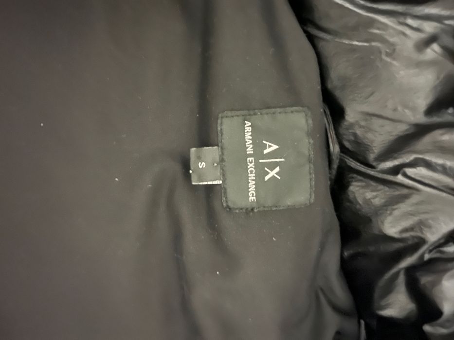 Продам пуховик Armani Exchange