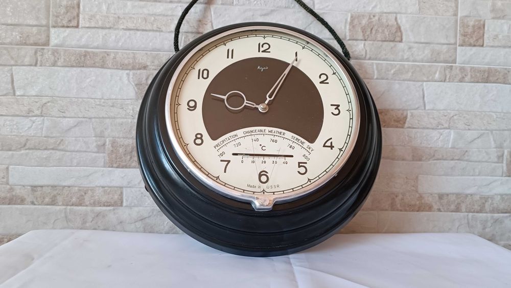 Руски стенен часовник - Маяк с термометър и хигрометър - USSR - 1970г.