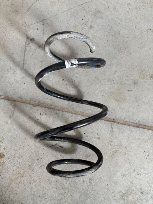 Предна оригинална пружина за bmw f36