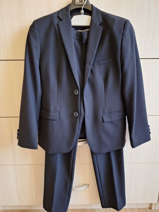 Costum baieti bleumarin C&A