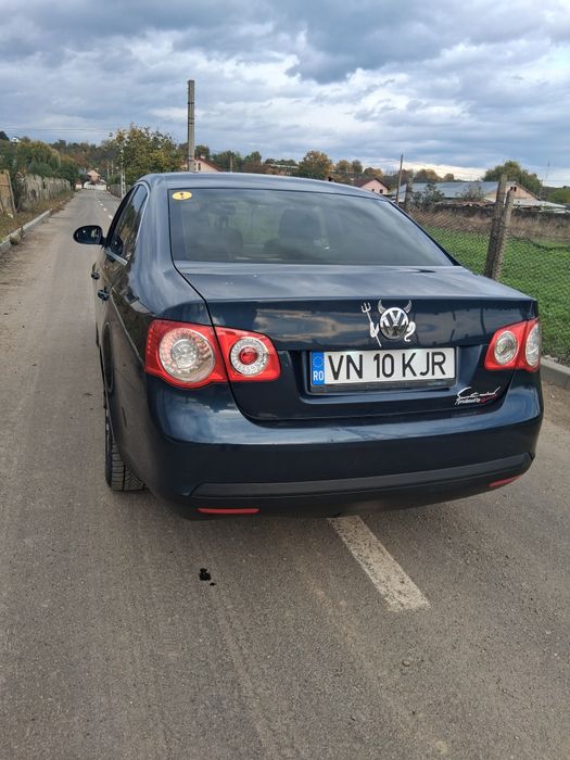 Vând Volkswagen Jetta