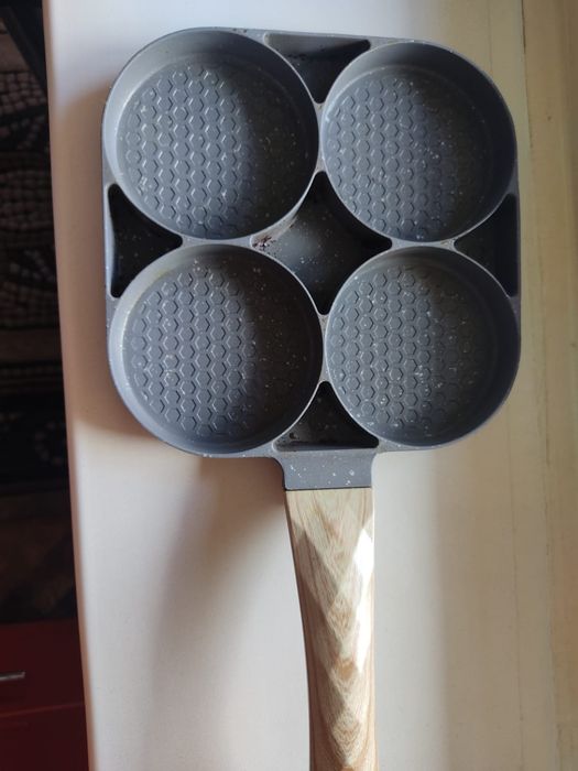 Продам сковороду для оладьев